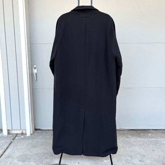 Timeless Bugatti Microtine Overcoat with Burgundy Lining - Elegant and Versatile - Picture 6 of 7